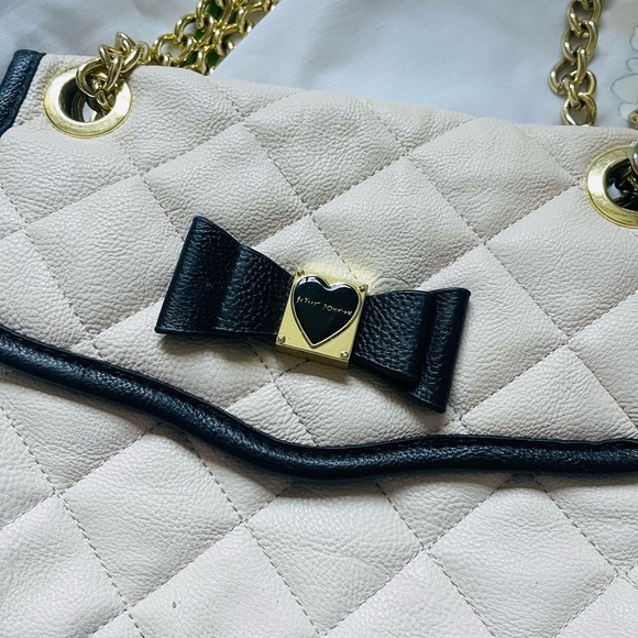 Betsey Johnson Chain Bow Bag - Picture 5 of 5
